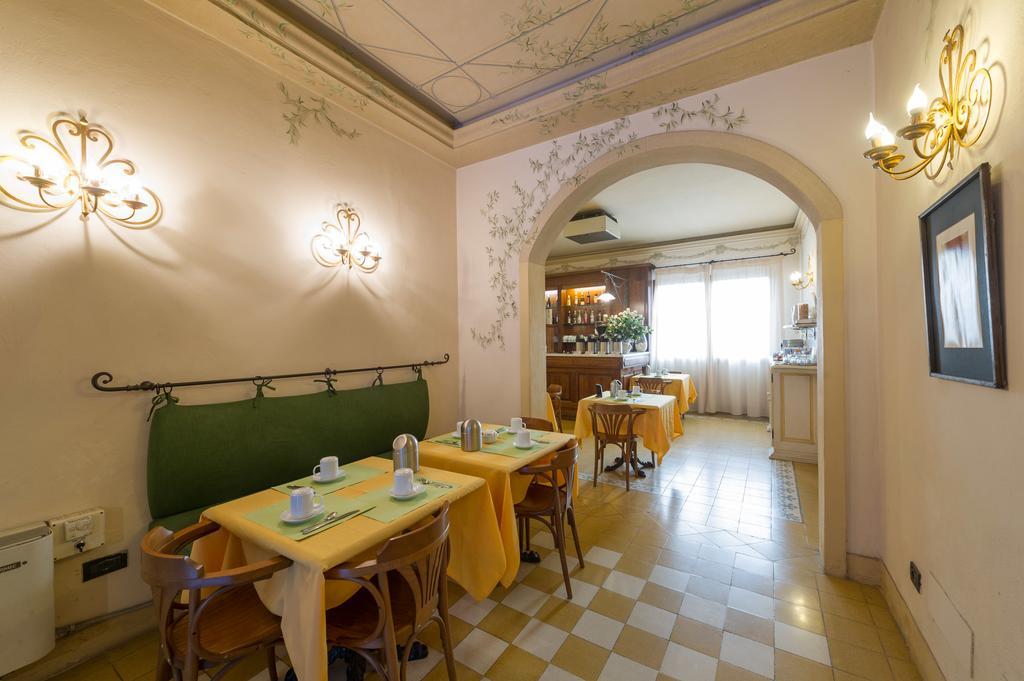 Hotel Moderno Pisa Kültér fotó