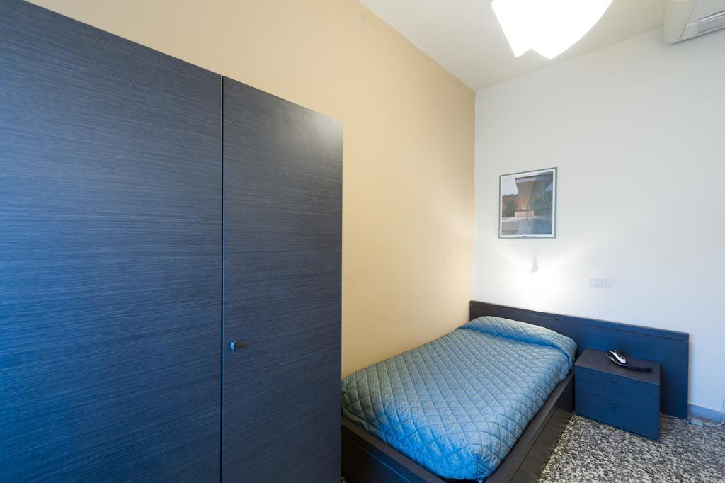 Hotel Moderno Pisa Kültér fotó