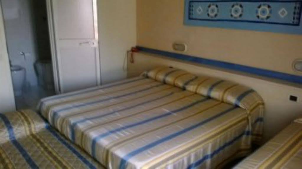 Hotel Moderno Pisa Kültér fotó