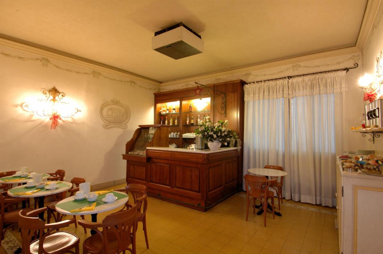 Hotel Moderno Pisa Kültér fotó