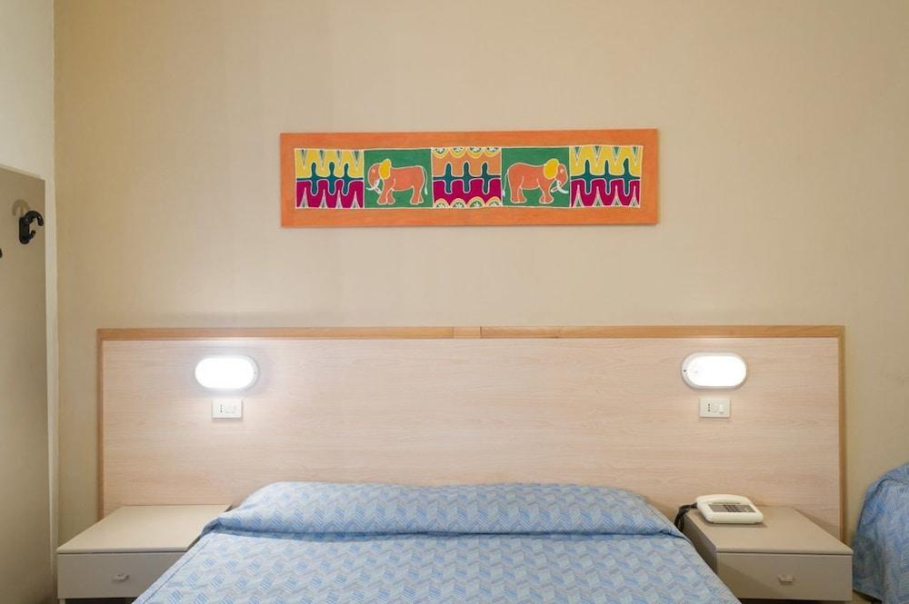 Hotel Moderno Pisa Kültér fotó