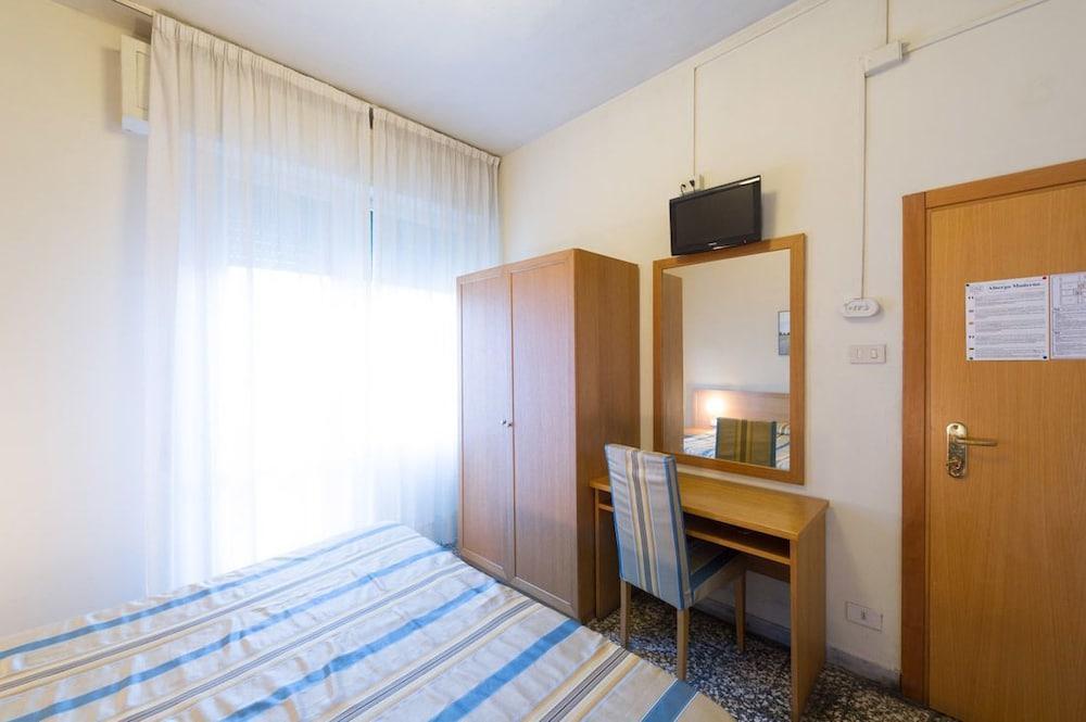 Hotel Moderno Pisa Kültér fotó