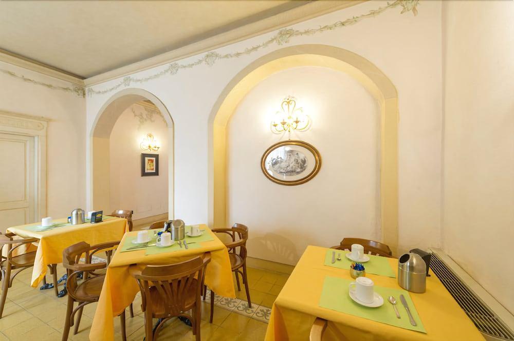 Hotel Moderno Pisa Kültér fotó